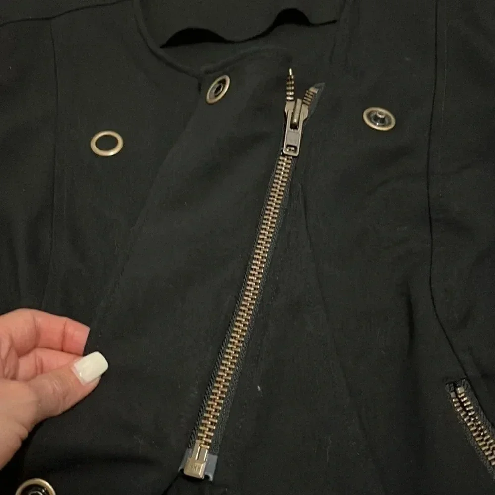 CABI Cropped Button Up Jacket. Shoulder pads. Black small